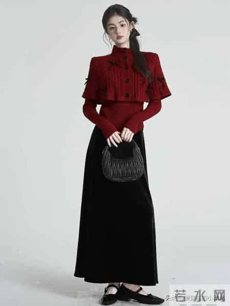 新年内搭就穿「毛衣+半裙」 ,聚会吃漂亮饭赢麻了!