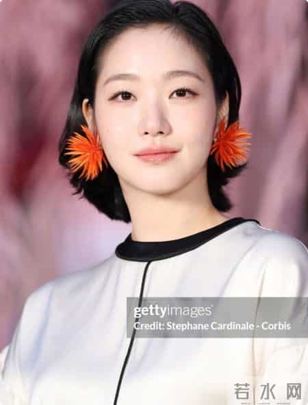 巴黎这一夜，周迅惊艳亮相，刘雯脸部瘦脱相，金高银松弛感拉满