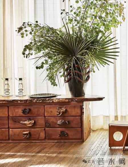 家里的高级感，一半是留白，一半是绿植。