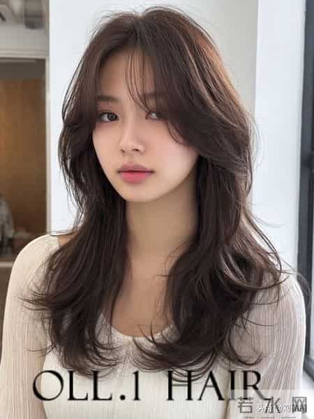 韩式层次发型：不费力的精致氛围感