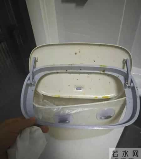 “客厅5不放，放了快拿走”，客厅最好不要放这5样东西，不是迷信，很多人没搞明白，难怪日子越过越不顺～