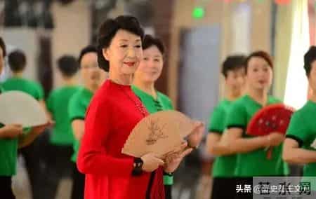 八十岁的兰州模特奶奶，走向了世界