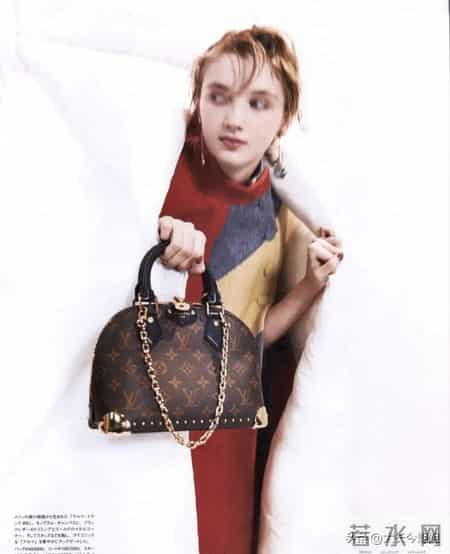 日杂《CLUEL》26年2月刊｜用魔法的色彩打扮