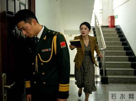 洞房夜被妻子冷拒,我离开时她羞涩开口:营长让我把这个交给你