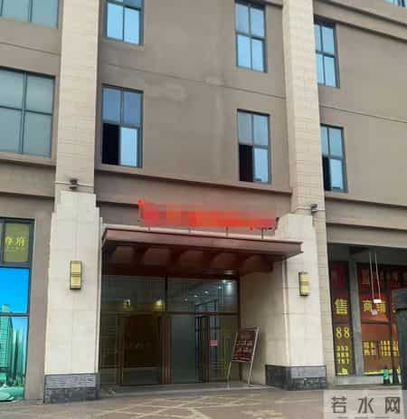 找刺激还是被羞辱？19岁女大学生报警 男友涉强奸 强制侮辱罪被起诉 律师：若事实证明充分 男友要担刑事责任