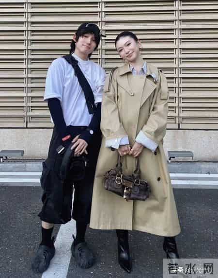 去了上海、杭州才发现：大衣下面不一定要搭长裤，这样穿会更时髦