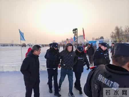 新疆生产建设兵团第六师五家渠垦区公安局：紧急救援暖寒冬 警民同心显担当