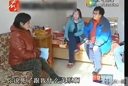 儿媳妇生孩子大出血命悬一线，婆婆却说：死了和我有啥关系
