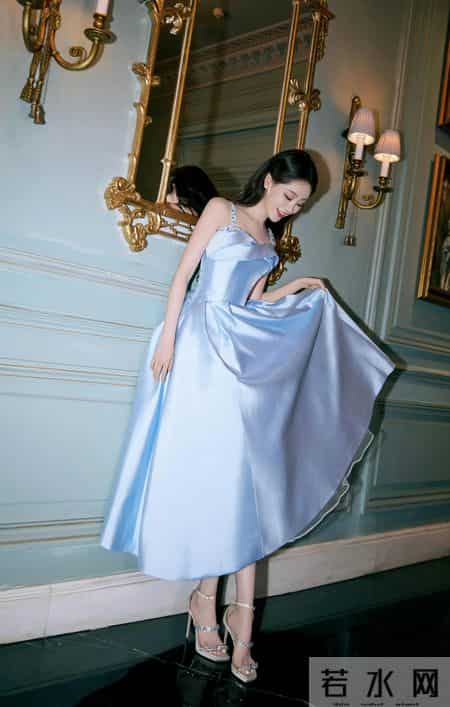 脚神祝绪丹美脚丫配银色一字带高跟鞋绝了