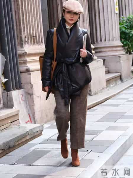 冬天的留白穿搭，是一种松弛自在的美！