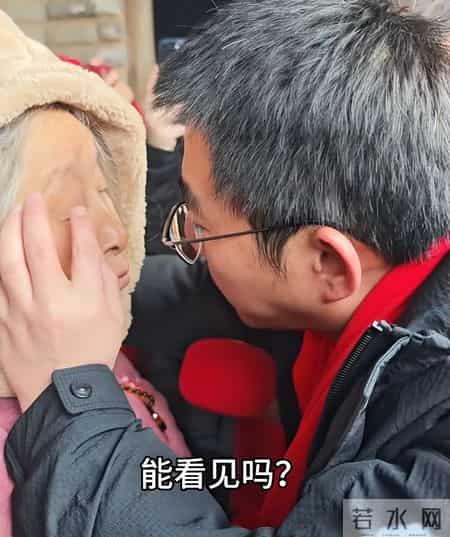 被拐的胡龙与亲妈团聚，一番话道出对养家的不满，未来不再回养家