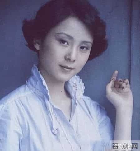 结婚23年她的内衣都是丈夫洗，在丈夫入狱后，她为夫还债三千万