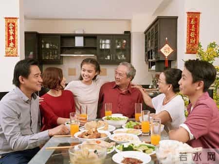 我67退休金6800，去女儿家过节，听到女婿和亲家聊天，我立刻回家