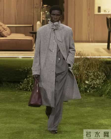 Louis Vuitton:旅行的意义,是将栖所随身携带