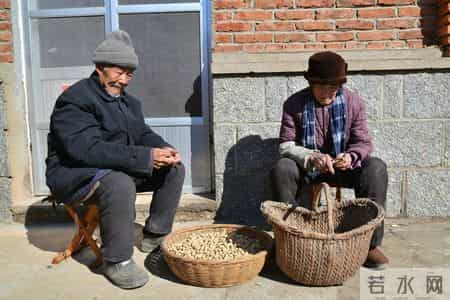 相处，讲道理是下策，沉默是中策，真正的上策，就两个字