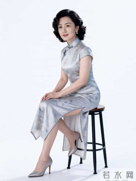 40+穿旗袍别瞎买！莫兰迪配色=优雅天花板