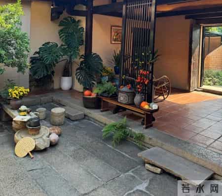 院子里的石材，越简单，越有韵味