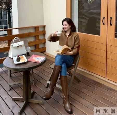 最近火了一双鞋，叫"美拉德靴"！时髦显高，配裤子、裙子都好看！