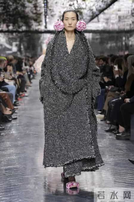 当Dior女孩不再只是“美”