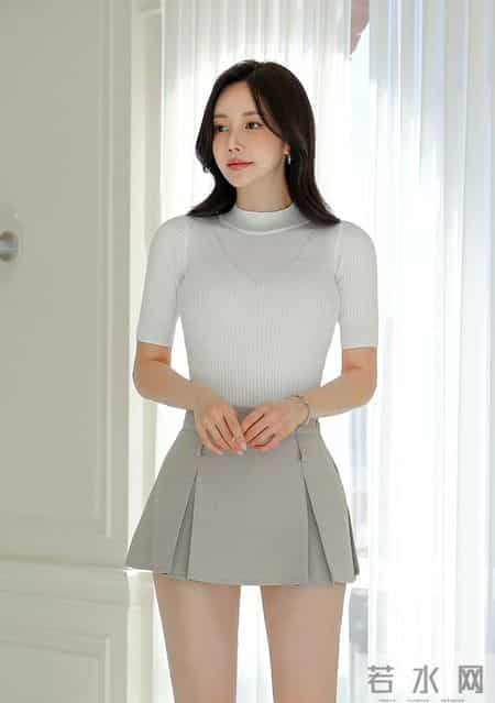 灰白轻熟通勤套装｜是长廊里的雾白干练美人