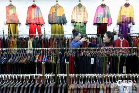 日销3000件，新中式火出圈！即墨服装市场实体店成为新春消费新地标