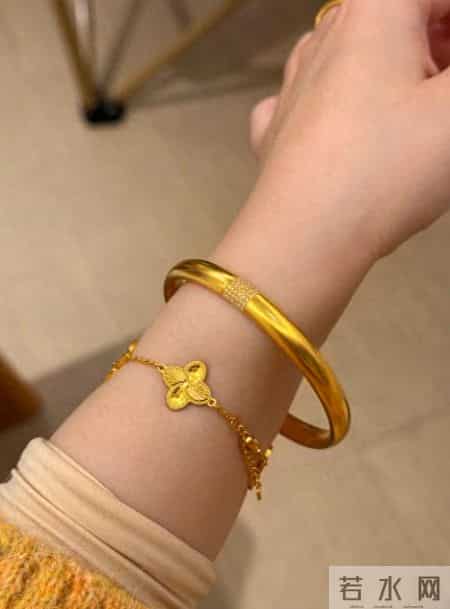 手腕细的女生，多少克的金手镯最合适？