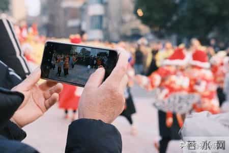 为什么他敢在家打老婆，却不敢在单位打领导，揭开家暴的权力精算