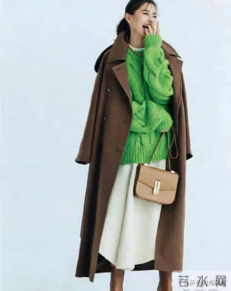 冬日叠穿一抹绿，清新又时尚