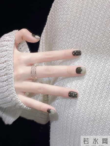 “指尖的抽象诗｜绿意晕染与涂鸦，高级感太独特”