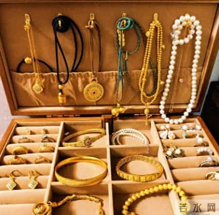 拥有1000克黄金的人，过着怎样的生活？