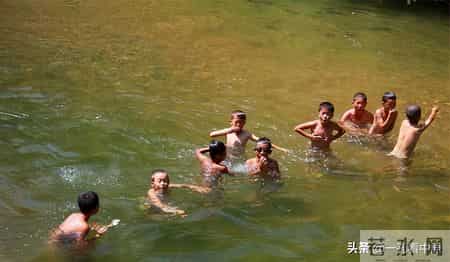 许昌城西有句顺口溜：熊耳山、颍河水、椹涧的姑娘心灵美