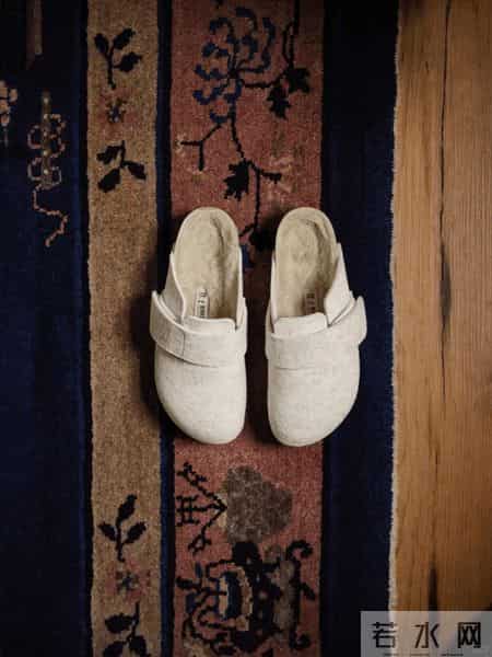 “阔腿裤+勃肯鞋”竟是冬天最流行组合，松弛又减龄