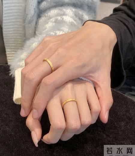 我太爱我的素圈黄金戒指了！低调又精致，天天戴都不会腻～