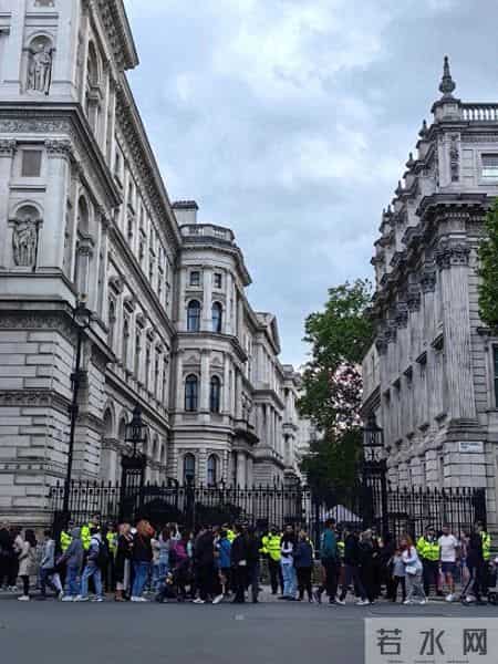 唐宁街10号对比人民大会堂