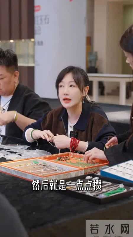 金饰价升破1700元，回收业务也爆了：超过1100元-克！演员薛佳凝“晒单”：2013年开始买黄金，上来就2公斤