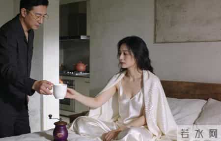 结婚15年，老公每天都给我冲一杯红糖水，我嫂子来家住了一晚，第二天惊恐地拉着我：快去医院，那不是红糖