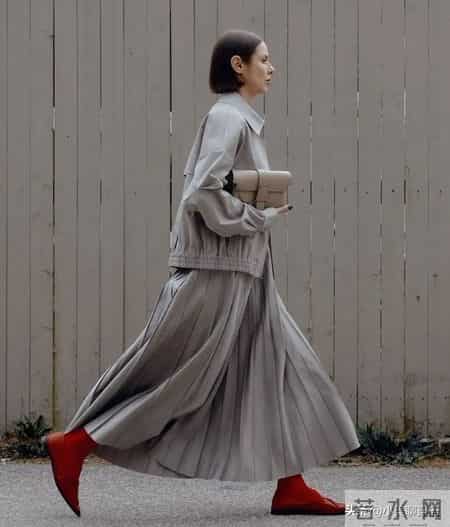 如果你有条“半裙”,搭配这几双美鞋更时髦好看