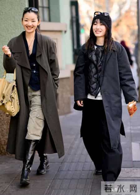 被上海街拍惊艳到了！衣穿简约、少穿运动鞋，反而更洋气高级