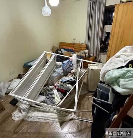 我家砌墙金属衣柜塌了！结果看到网友们的新做法，赶紧砸了重新装