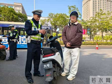 注意！这类“电摩”上路需挂牌！交警持续严查
