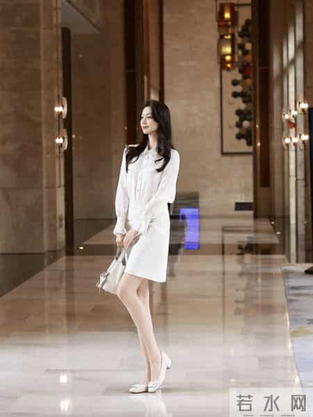 温柔的白色系穿搭