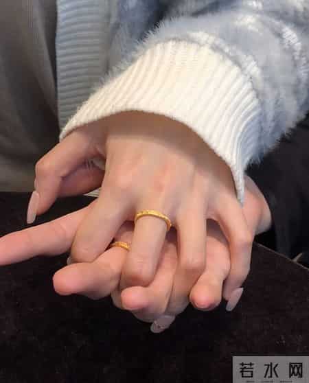 我太爱我的素圈黄金戒指了！低调又精致，天天戴都不会腻～