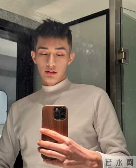 寸头与笑涡，少年感的终极答案（推粉丝16.8w）