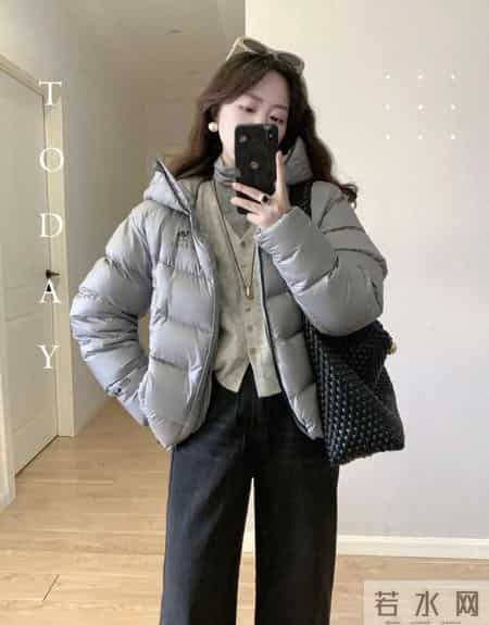 今冬火了一种新穿法,叫”羽绒服叠穿”,保暖又时髦!
