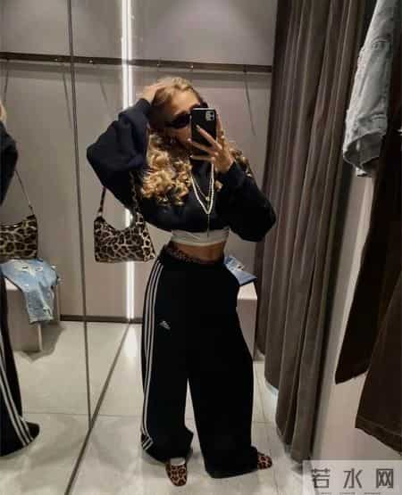 冬天把藏蓝色穿在身上，好看又显高级！