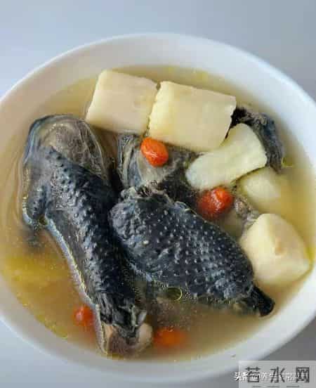 气血不足百病生！医生：少吃红枣花生，多喝3汤，气血双补显年轻