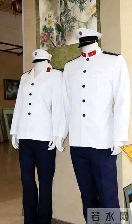 公安部门成立之后，所有的警式服装
