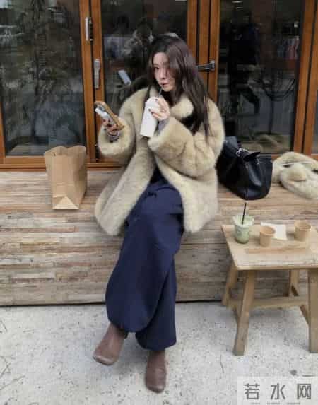 懒人配色法则:有这4个颜色,秋冬穿搭再也不发愁!