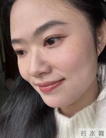 挺好看，换个粉底液