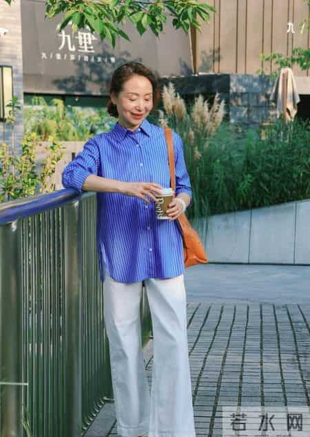 又发现超会穿的外婆！62岁穿衣简约大方，看着年轻时髦又自然